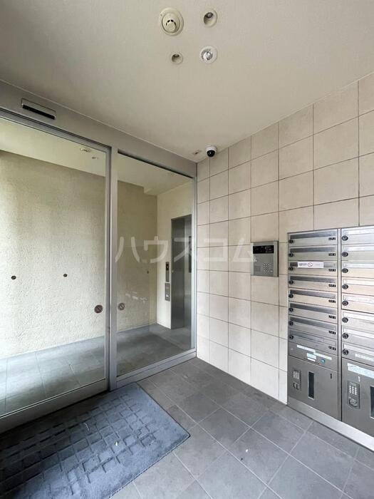 16/26 エントランス