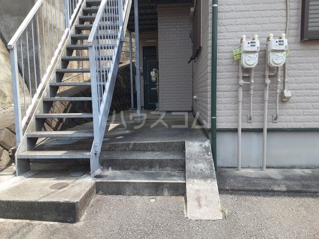 2/4 エントランス