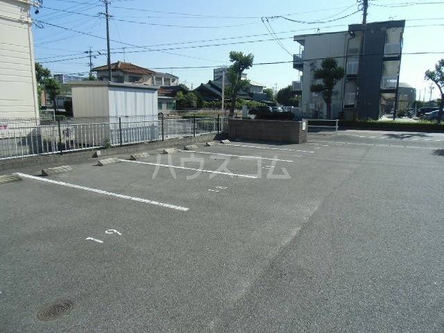 26/30 駐車場