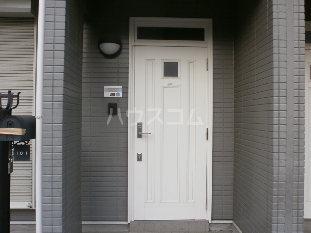 28/30 エントランス