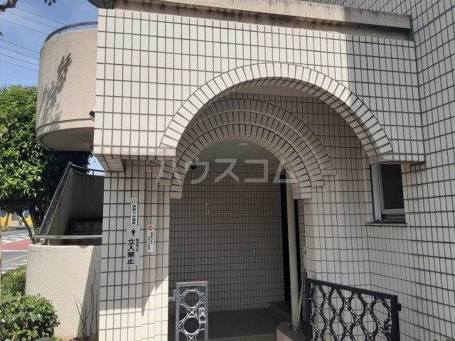 28/30 エントランス