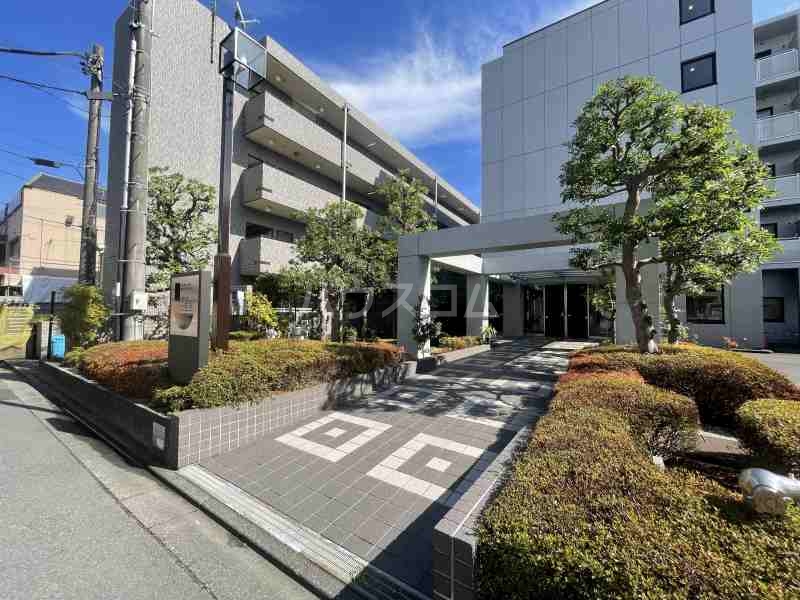 21/30 エントランス