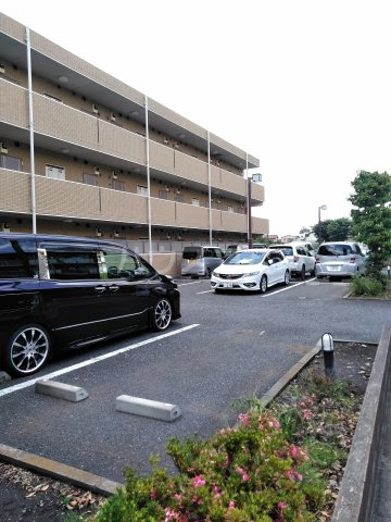 18/22 駐車場