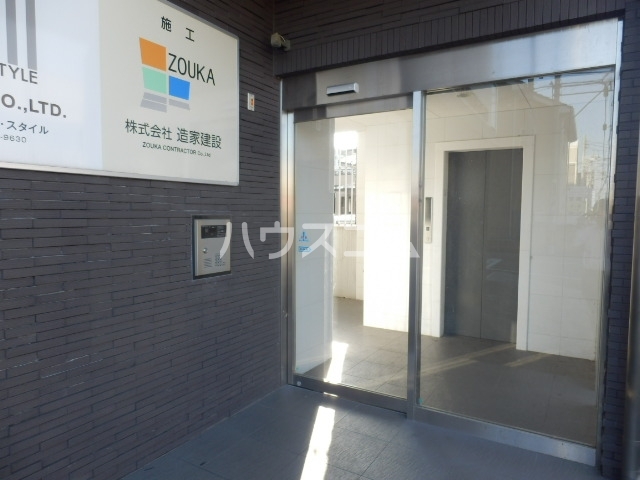 15/19 エントランス