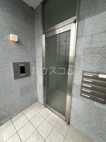 23/24 エントランス