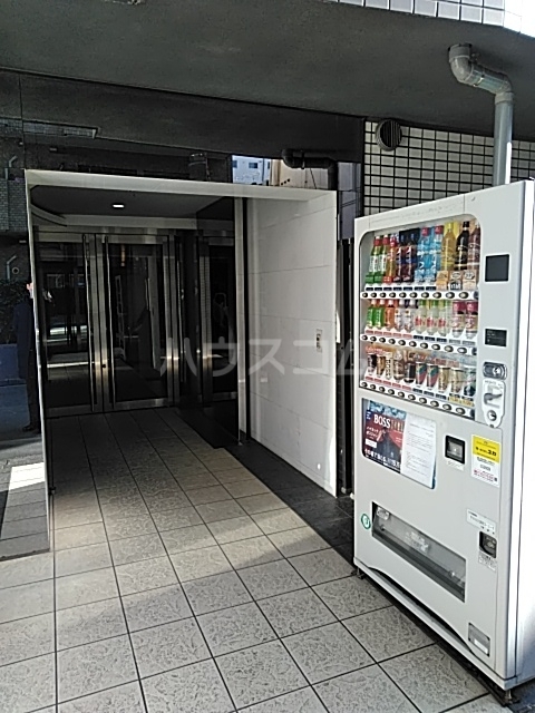 26/30 エントランス