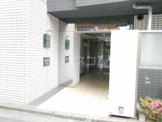 25/30 エントランス