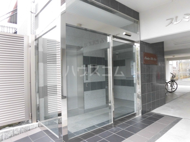 16/20 エントランス