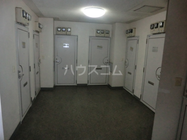 14/15 エントランス