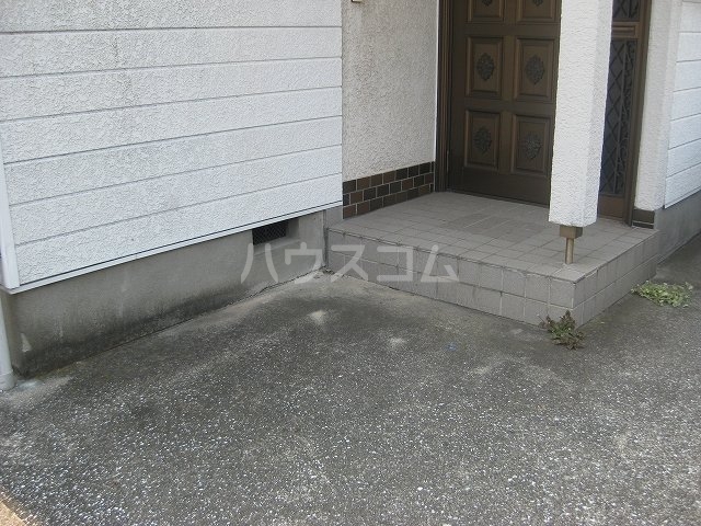 21/25 エントランス