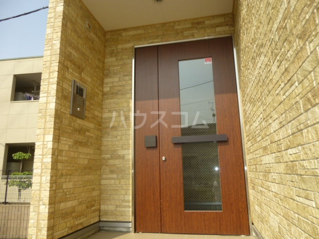 15/23 エントランス