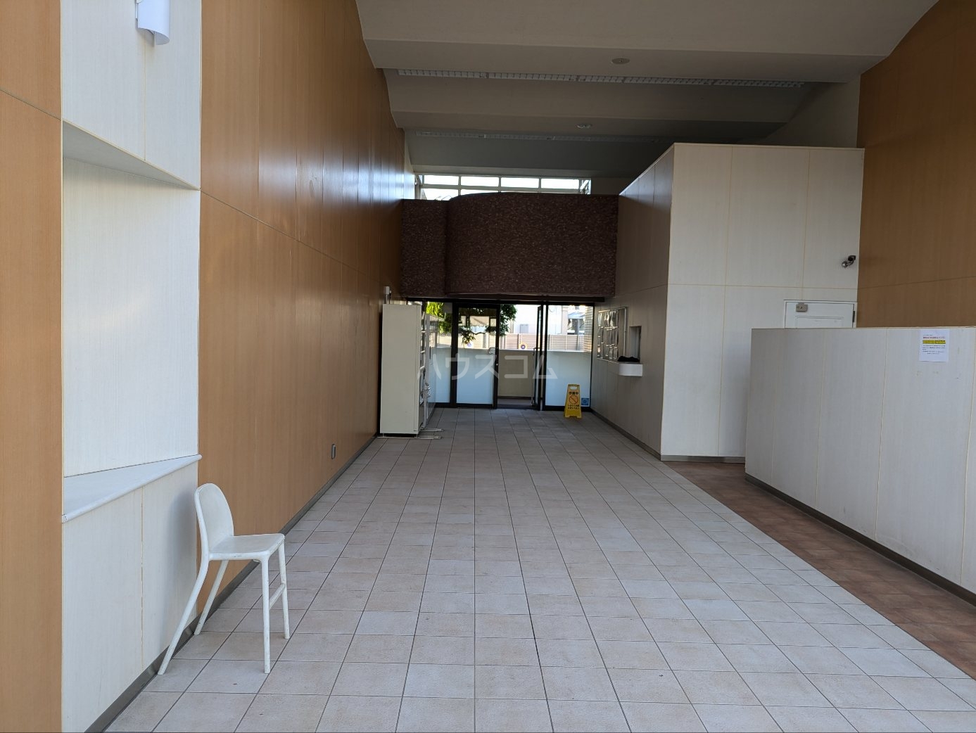 28/30 エントランス