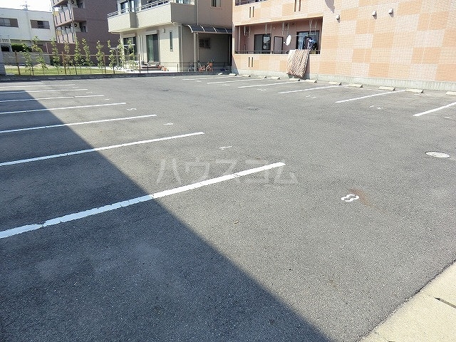 19/27 駐車場