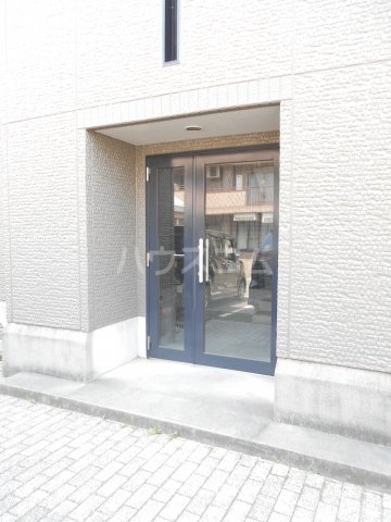 25/30 エントランス