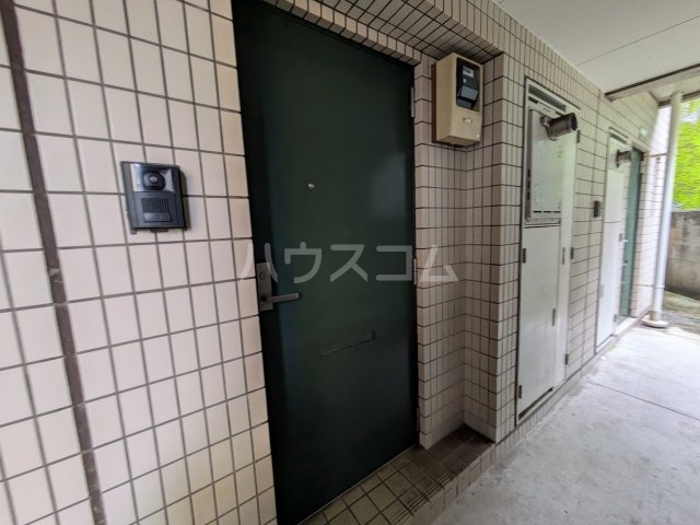 22/30 エントランス