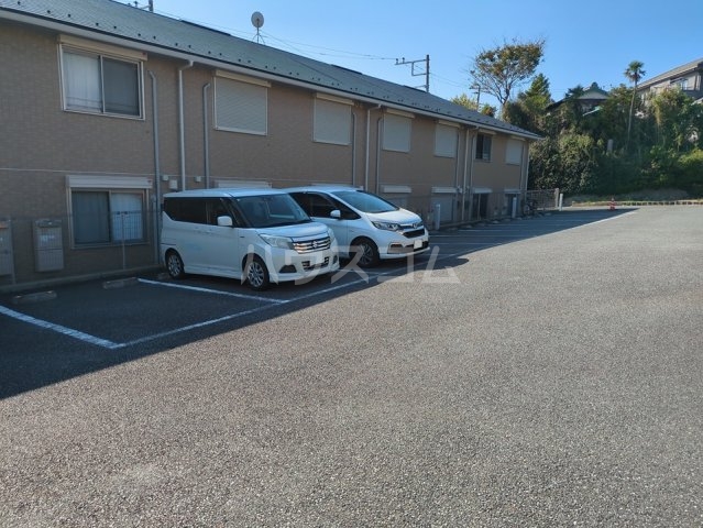2/4 駐車場