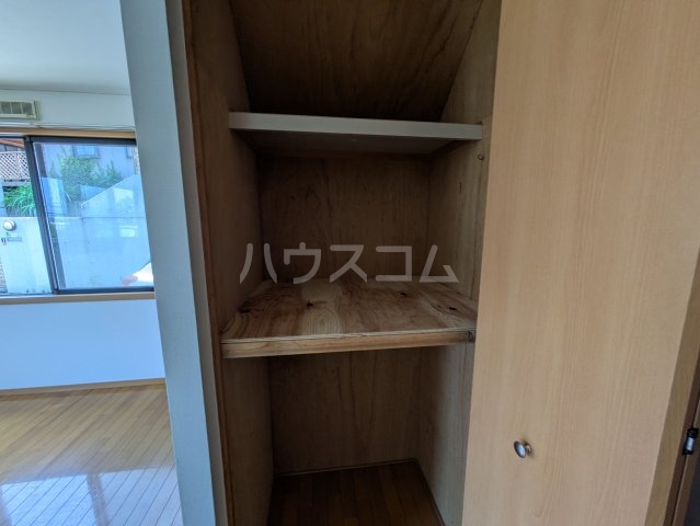 13/27 収納