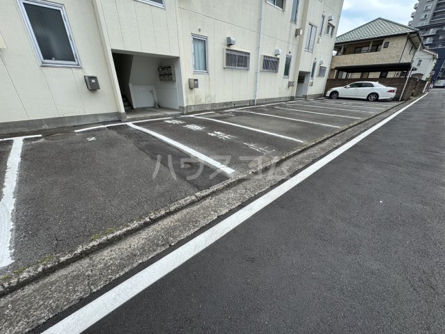 27/29 駐車場