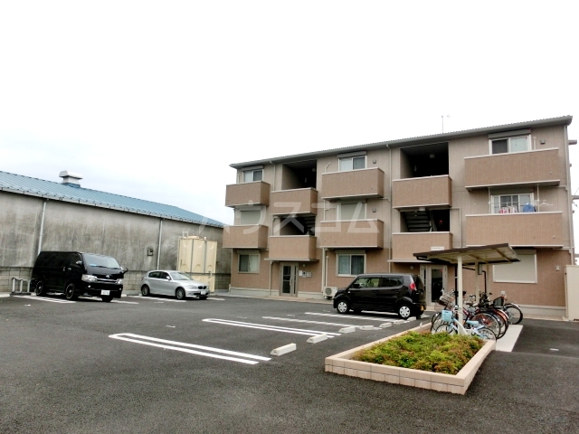 15/17 駐車場