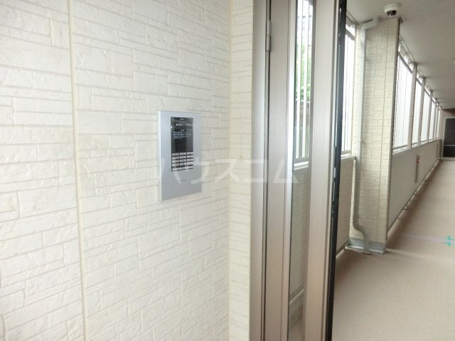 21/30 エントランス