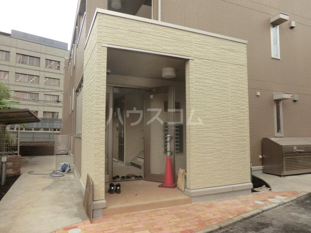 22/30 エントランス