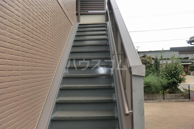 20/27 エントランス