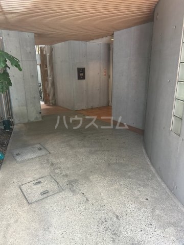 15/18 エントランス