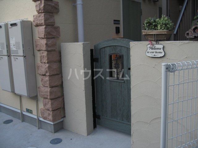 16/26 エントランス