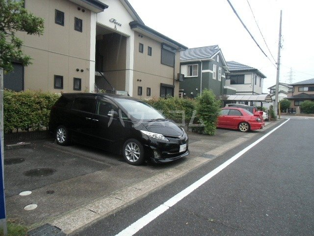 2/3 駐車場