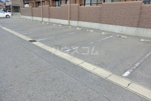 15/21 駐車場