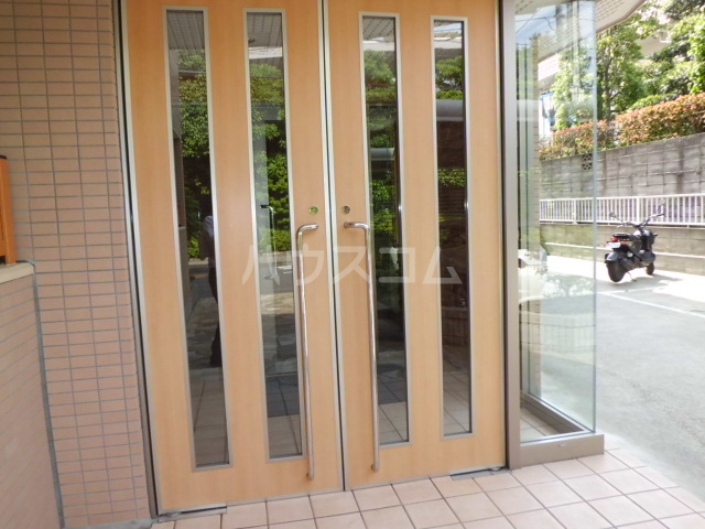 22/30 エントランス