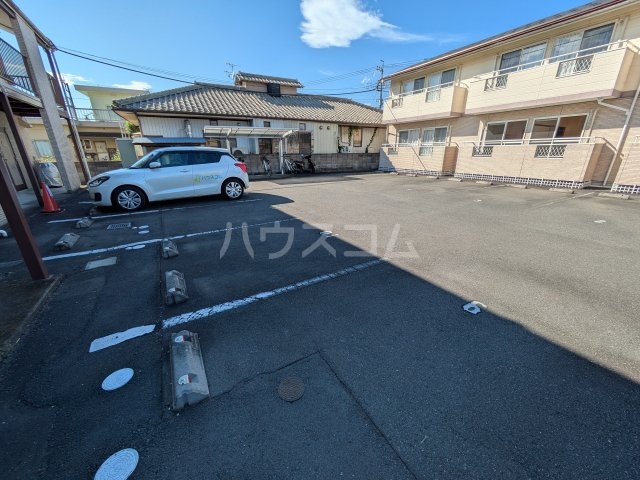 28/30 駐車場