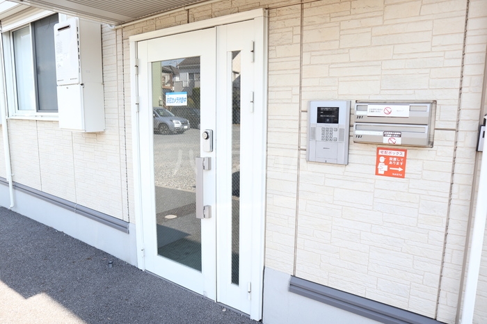 16/26 エントランス