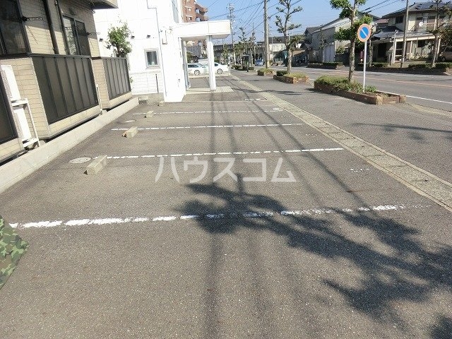 13/15 駐車場