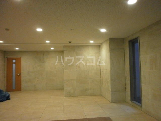 22/30 エントランス