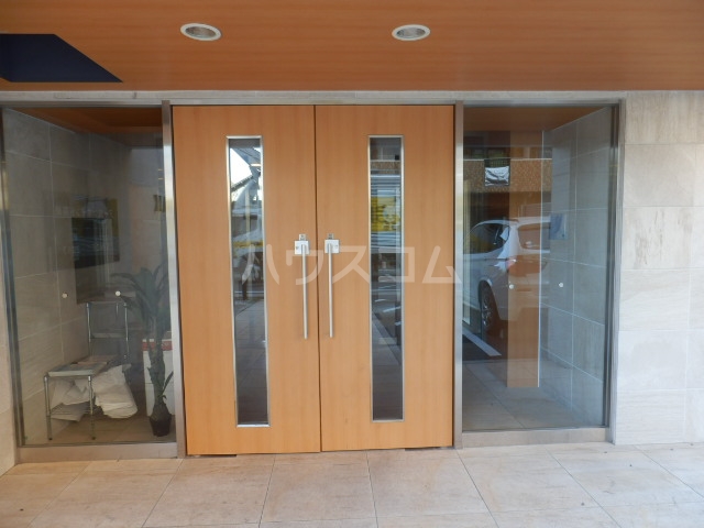 14/23 エントランス