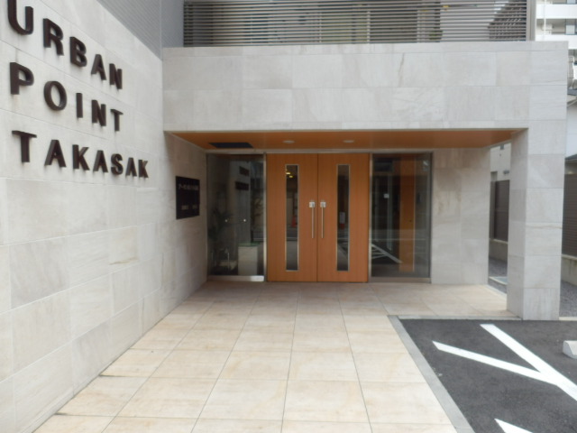 20/30 エントランス