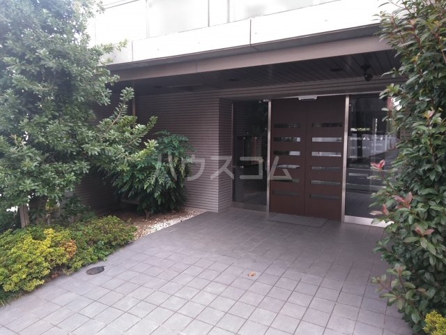 20/30 エントランス