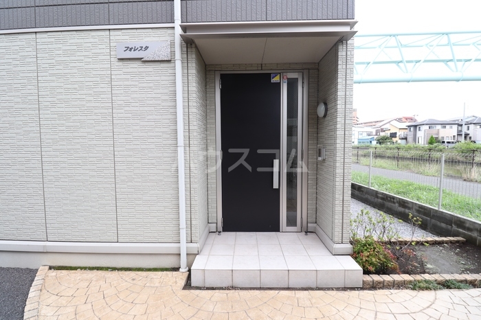 16/26 エントランス