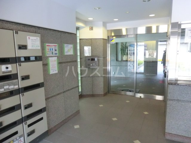 16/25 エントランス