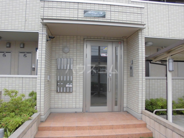 15/26 エントランス