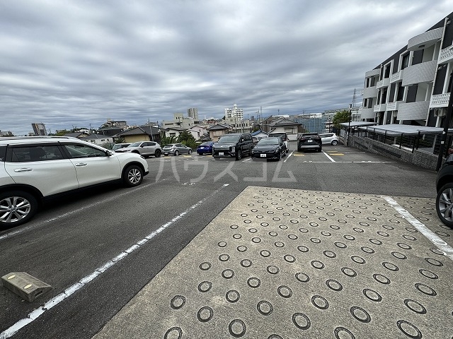22/30 駐車場