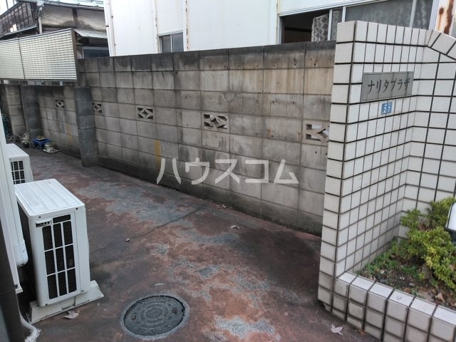 19/23 エントランス