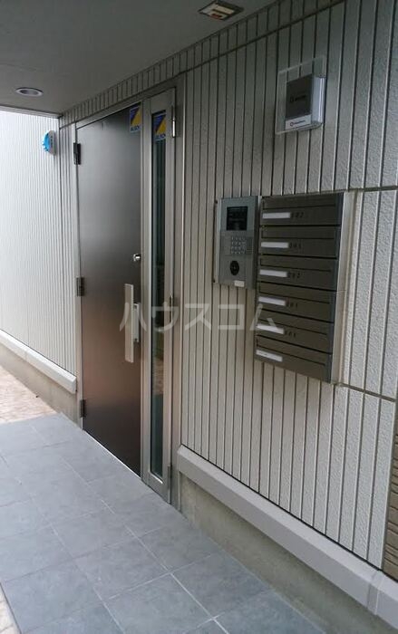 14/21 エントランス