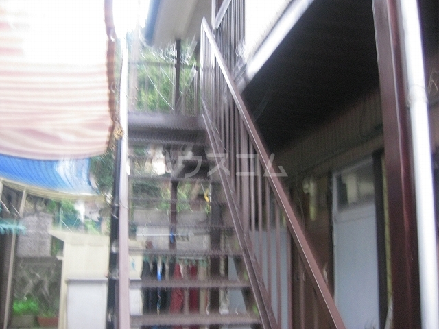 22/28 エントランス