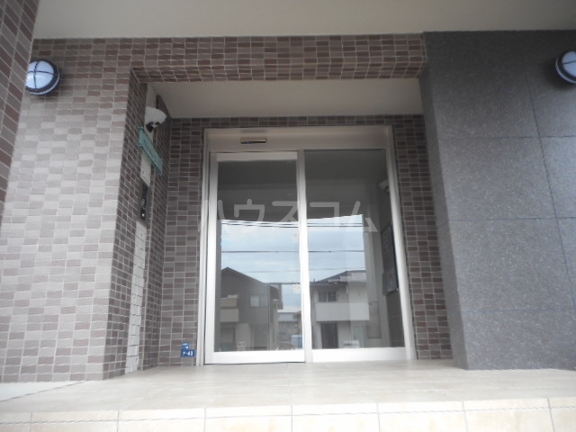 14/19 エントランス