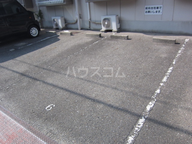 22/30 駐車場