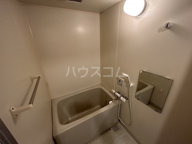 13/30 浴室