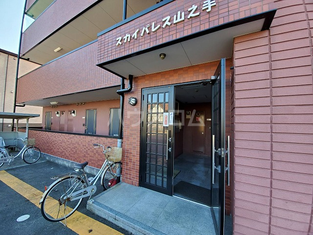 19/29 エントランス