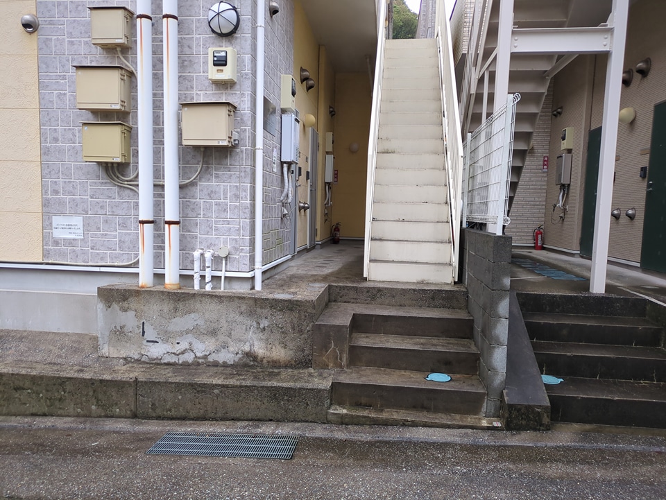 24/28 エントランス